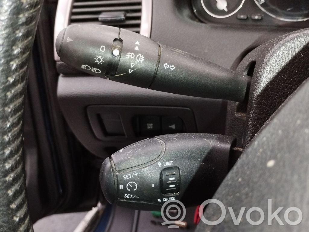 Peugeot 607 Interrupteur d'éclairage de la cabine dans le panneau 