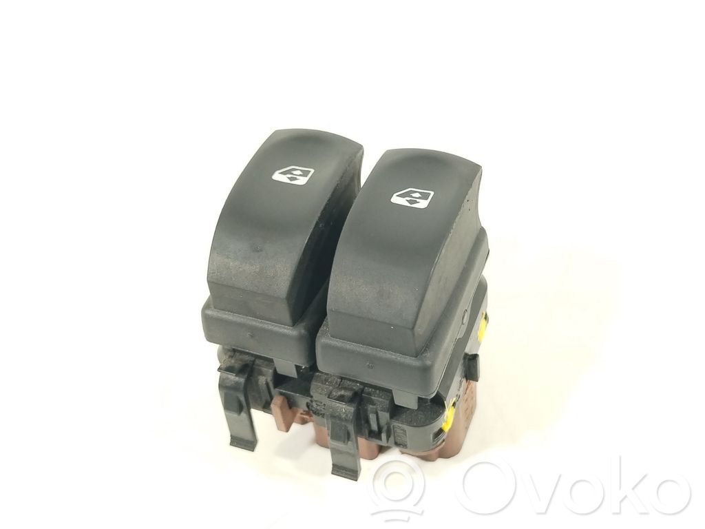 Renault Clio III Electric window control switch 