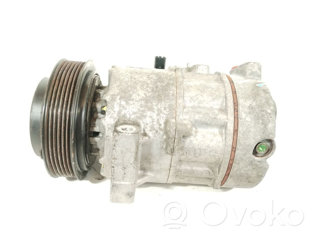 Kompresor / Sprężarka klimatyzacji A/C   977012P160