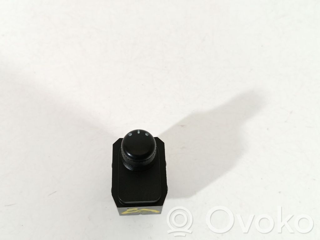 Suzuki Swift I Interruptor del espejo lateral 