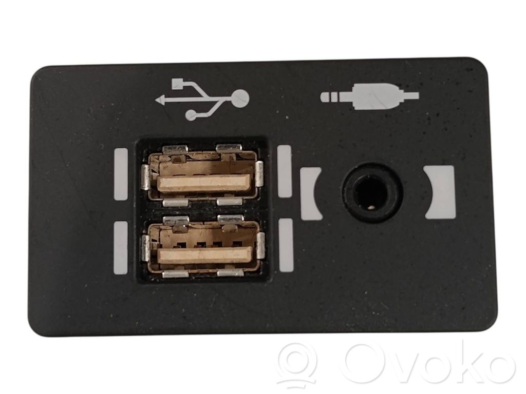 Lexus NX Enchufe conector USB 