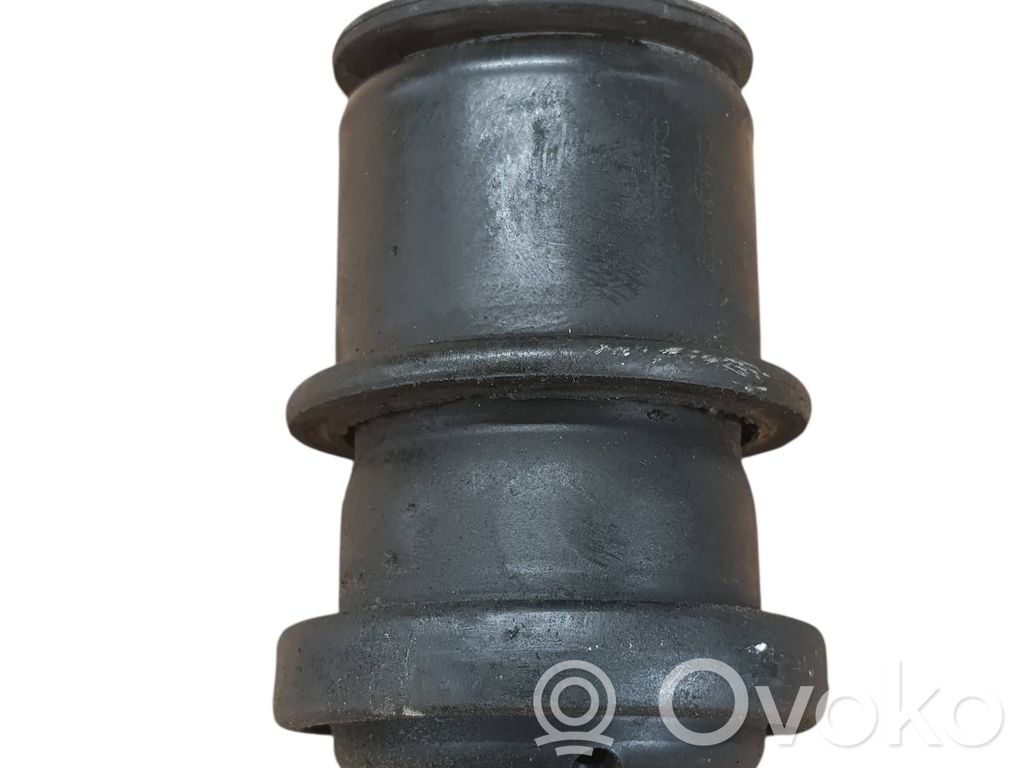 Engine mount bracket