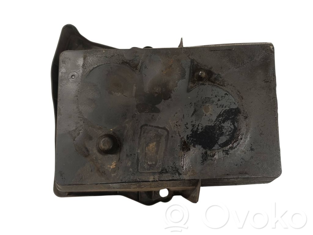 Subaru Outback (BS) Battery tray 
