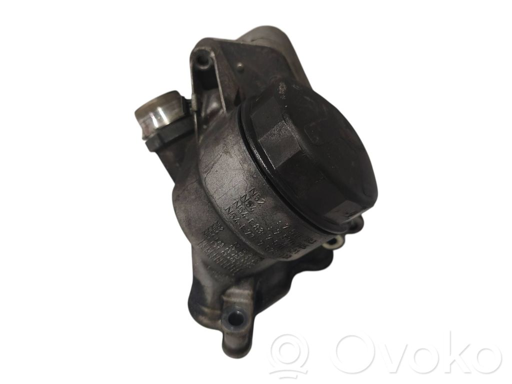 BMW 3 F30 F35 F31 Oil filter mounting bracket 