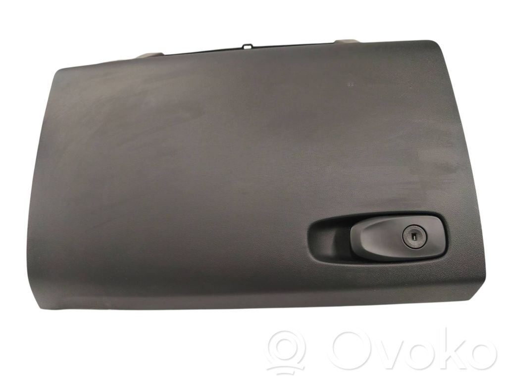 Volvo V40 Glove box 