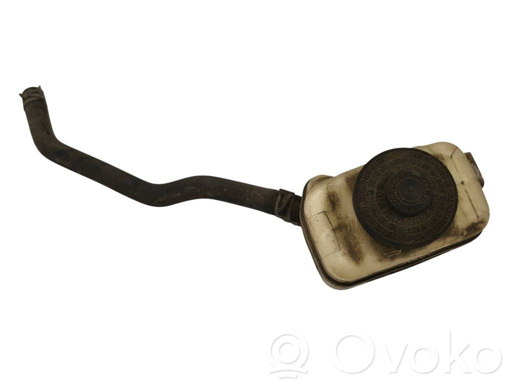 Toyota Highlander XU50 Brake fluid reservoir 
