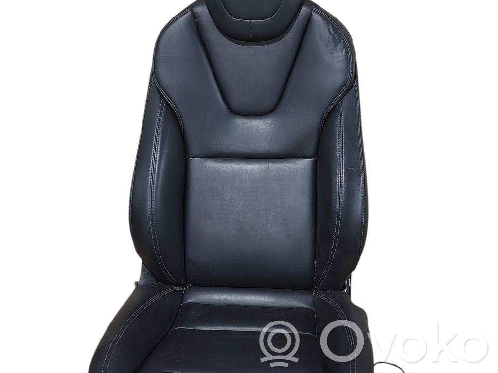 Tesla Model S Priekinė keleivio sėdynė 