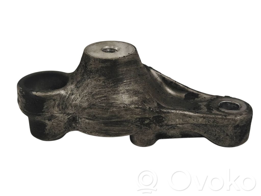 Maserati Ghibli Engine mounting bracket 