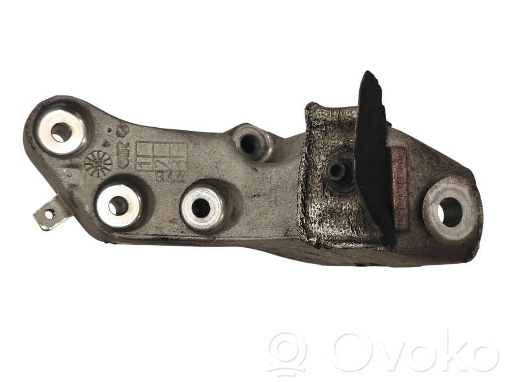 Maserati Ghibli Engine mounting bracket 