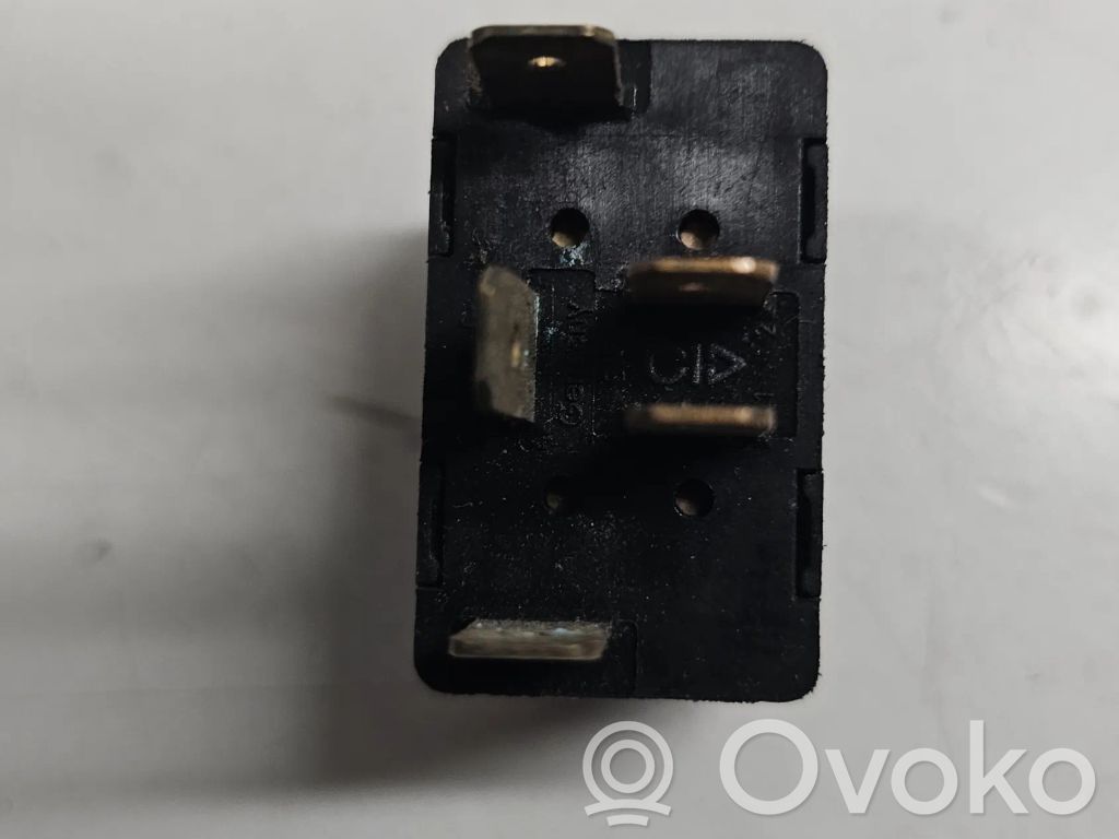 Audi A4 S4 B5 8D Electric window control switch 
