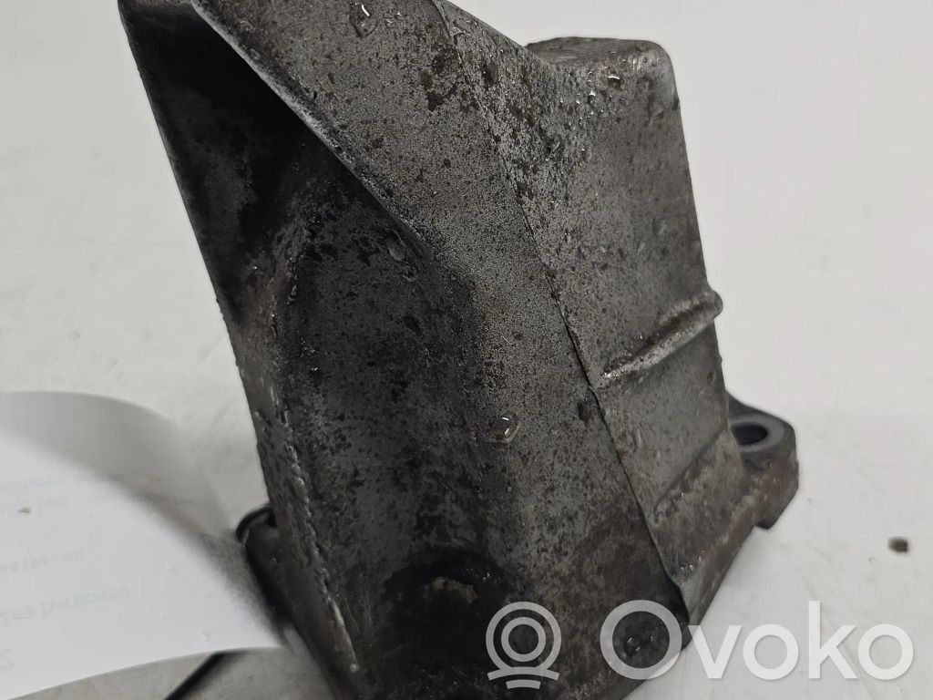 Audi A6 S6 C4 4A Gearbox mounting bracket 