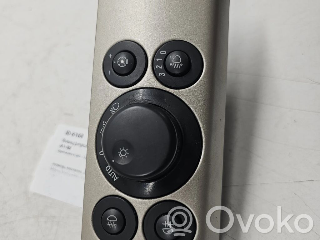 Opel Astra H Light switch 