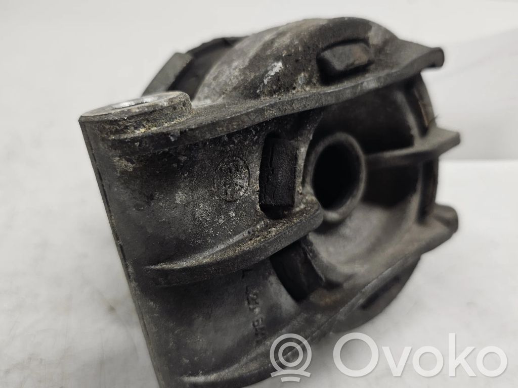 Opel Astra H Engine mount bracket 