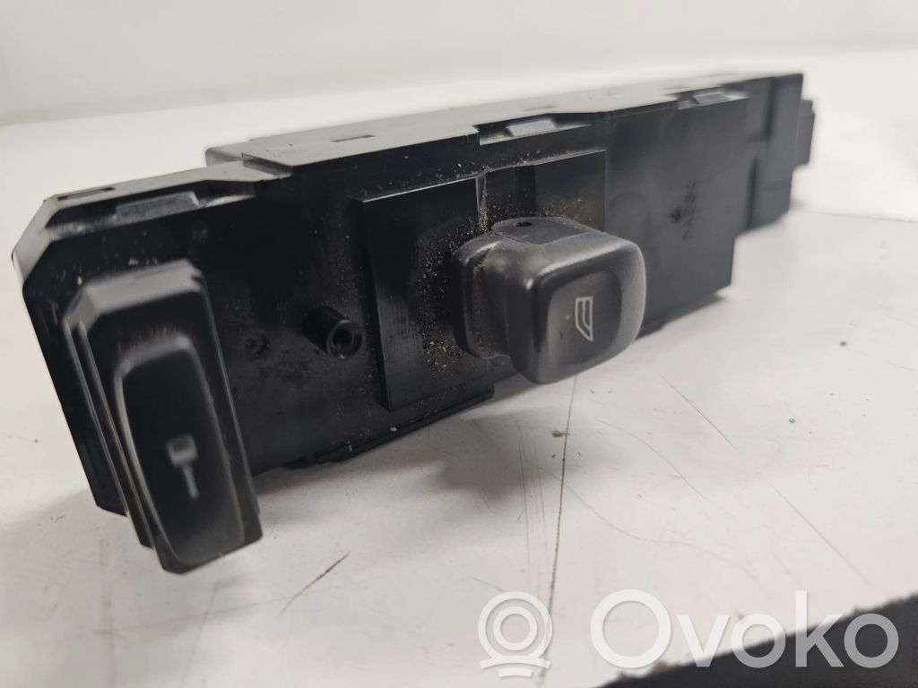 Volvo V70 Electric window control switch 