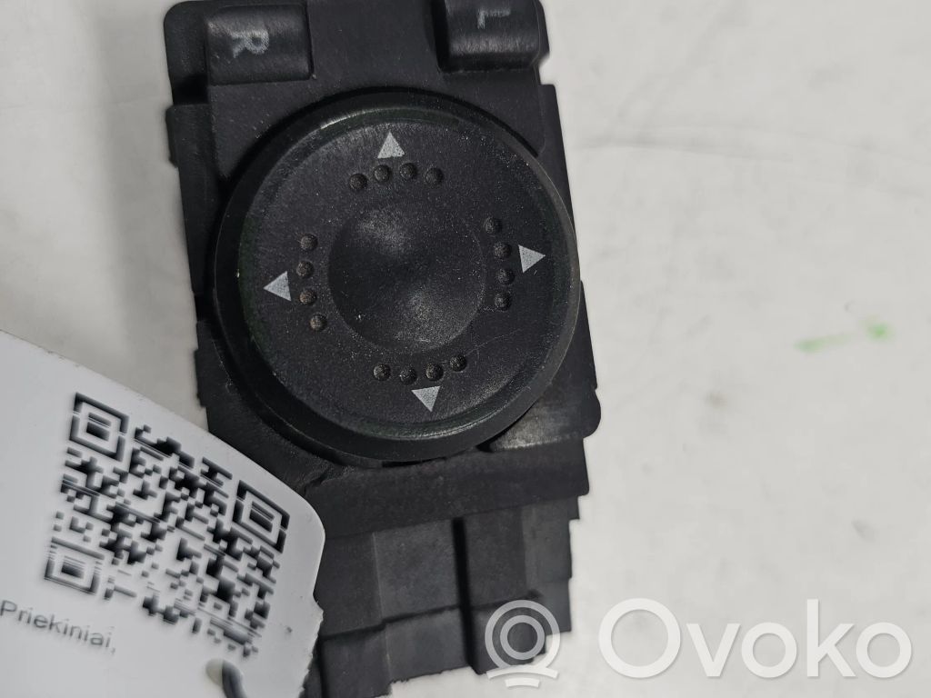 Volkswagen PASSAT B5 Interruptor del espejo lateral 