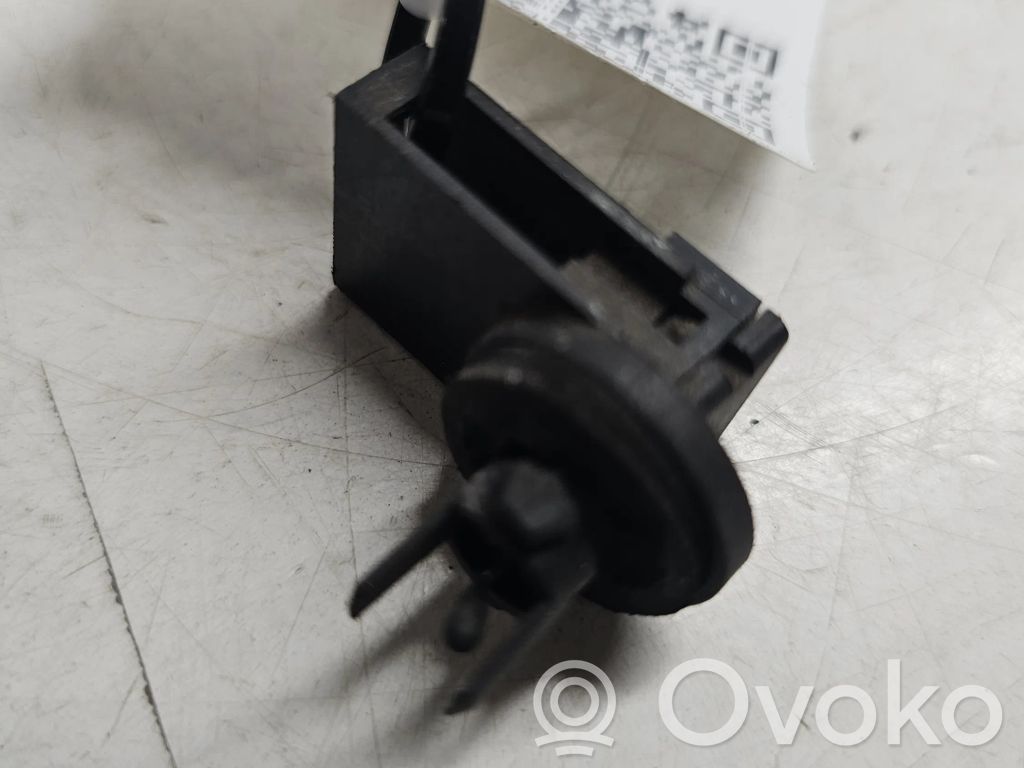 Volkswagen PASSAT B5 Sensor de temperatura interna/externa 