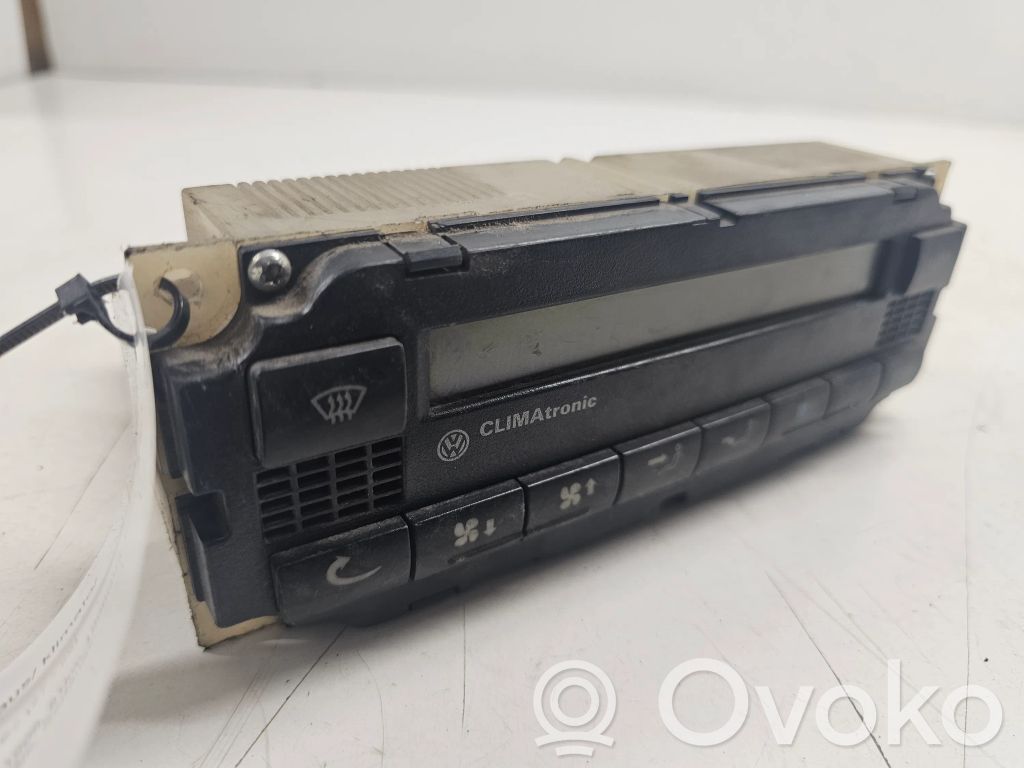 Volkswagen PASSAT B5 Climate control unit 