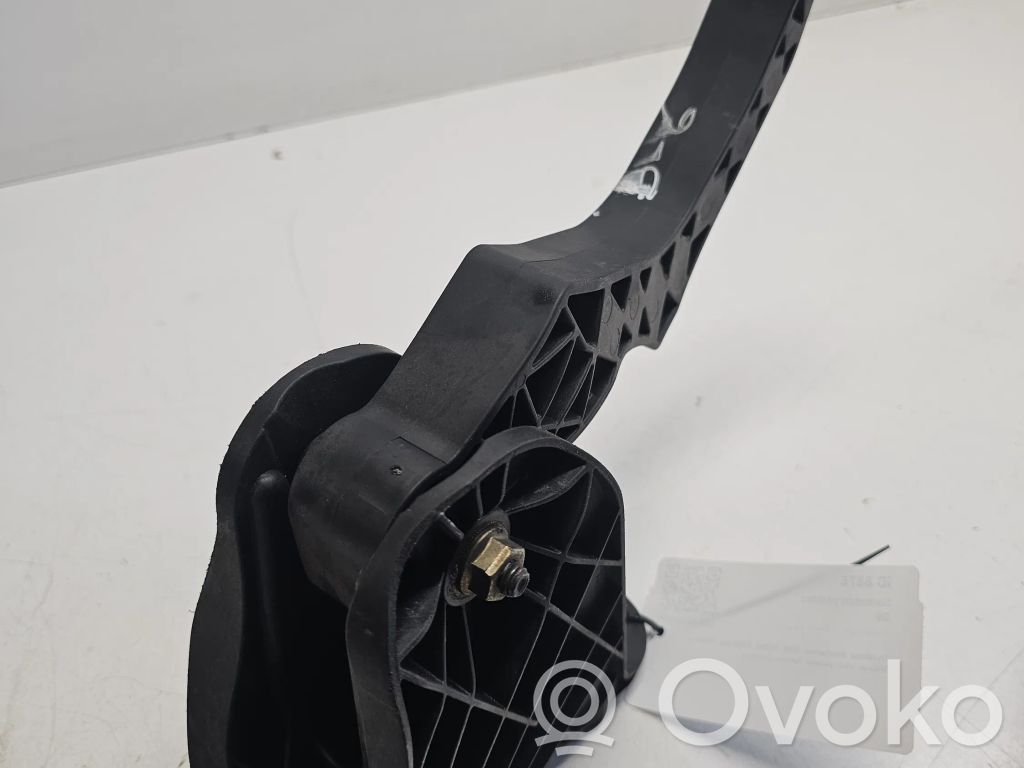Volkswagen PASSAT B6 Pedał sprzęgła 