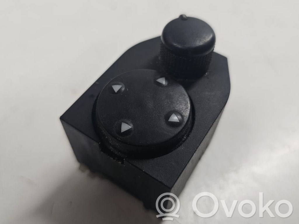 Audi A8 S8 D2 4D Wing mirror switch 