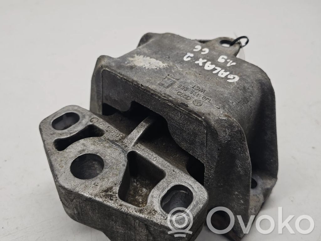 Ford Galaxy Engine mount bracket 
