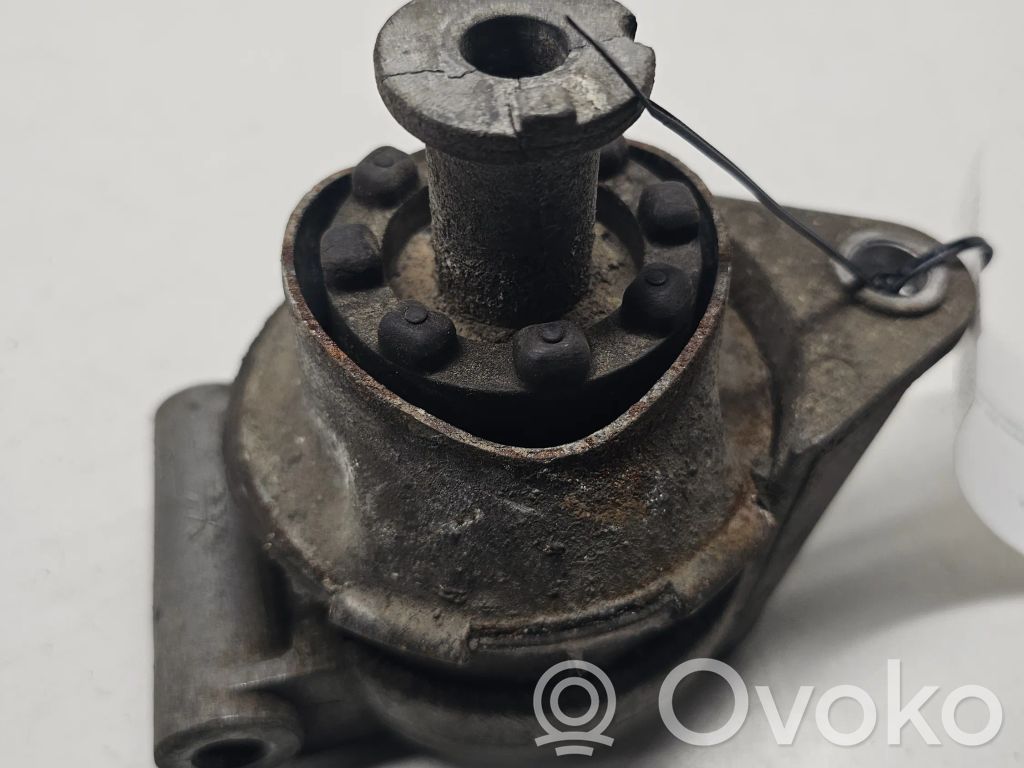 Opel Astra H Engine mount bracket 
