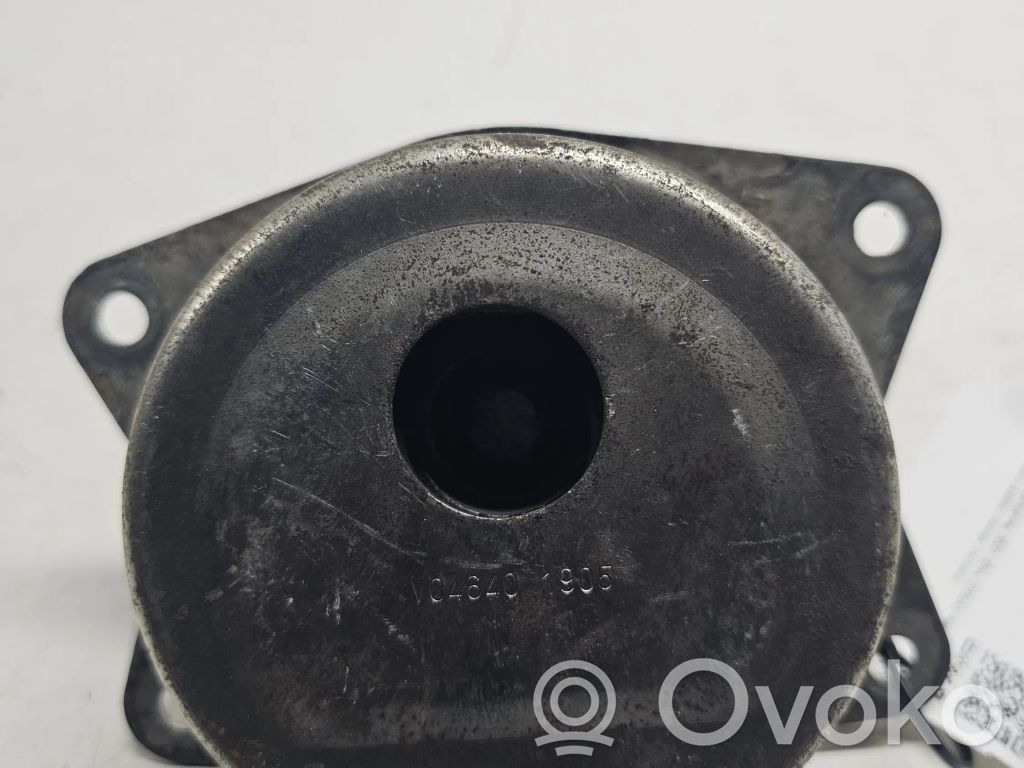 Engine mount bracket   210718