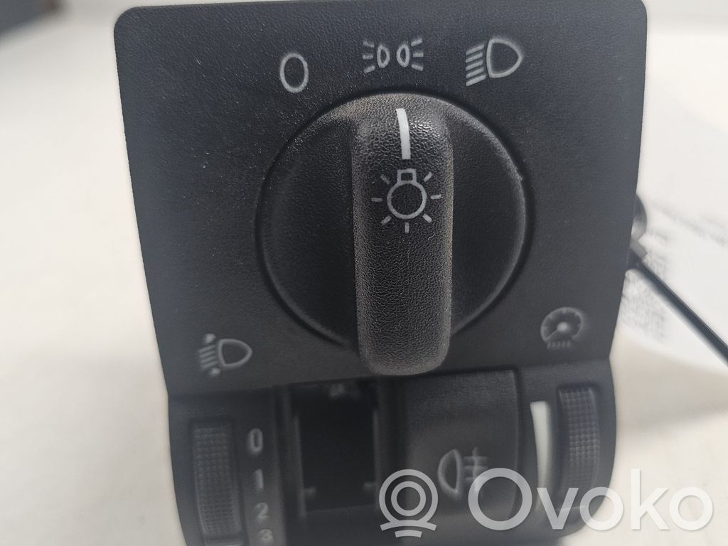 Opel Astra G Light switch 