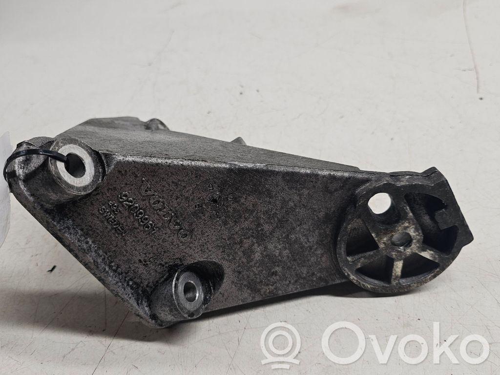 Volvo V70 Engine mounting bracket 