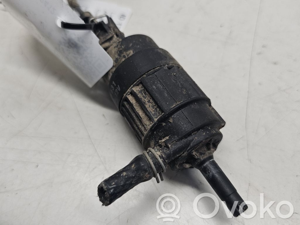 Opel Vectra B Windscreen/windshield washer pump 
