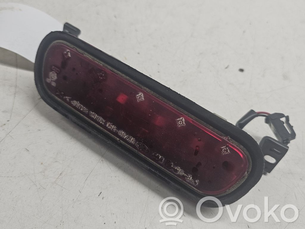 KIA Sorento Third/center stoplight 