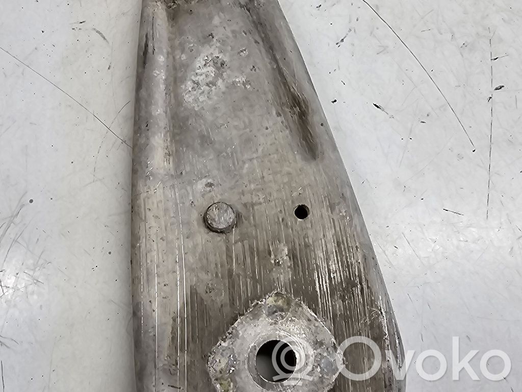 BMW 5 E60 E61 Cits aizmugures šasijas elements 