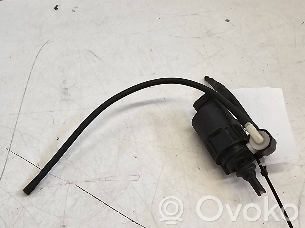 Renault Laguna I Windscreen/windshield washer pump 