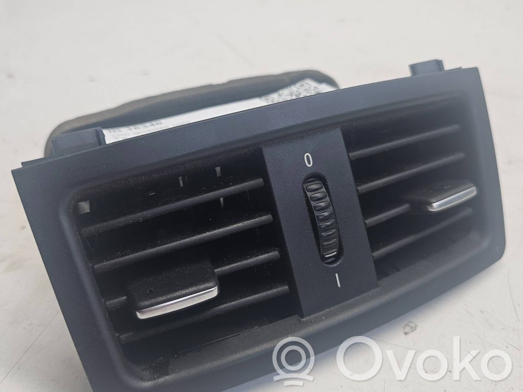 BMW 5 E60 E61 Rejilla de ventilación trasera 