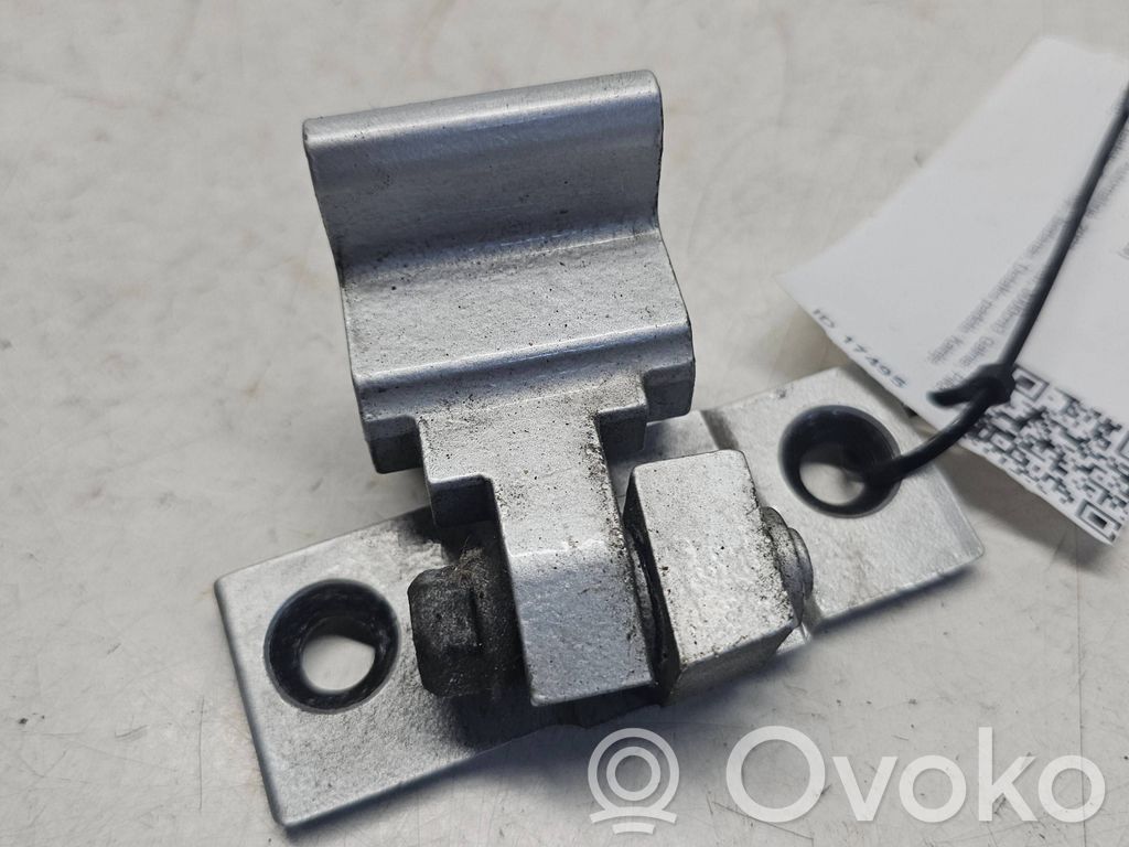 Rear door upper hinge   7068087