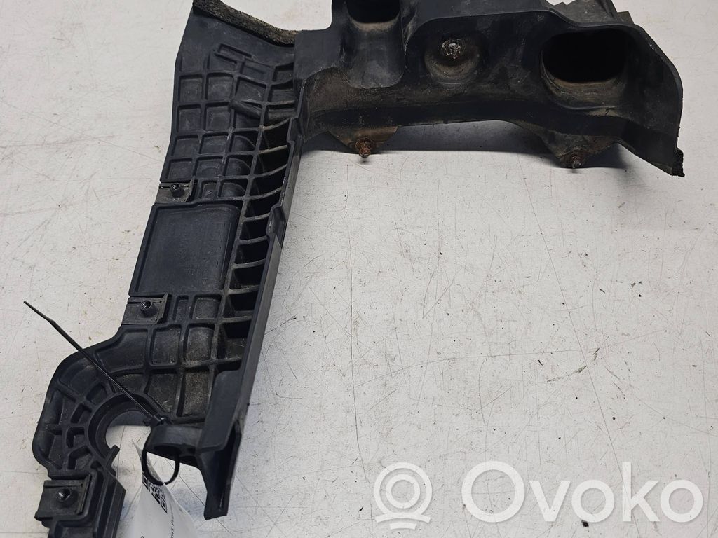 Volvo V70 Etupuskurin kannake 