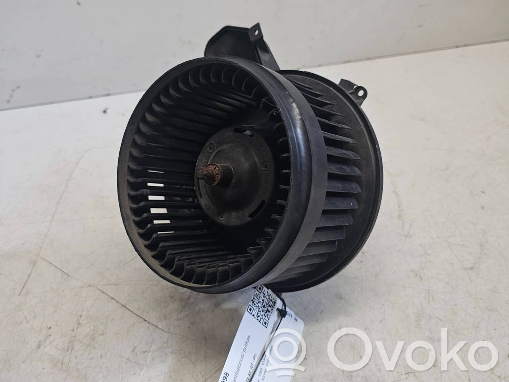 Volvo S70  V70  V70 XC Lämmittimen puhallin 