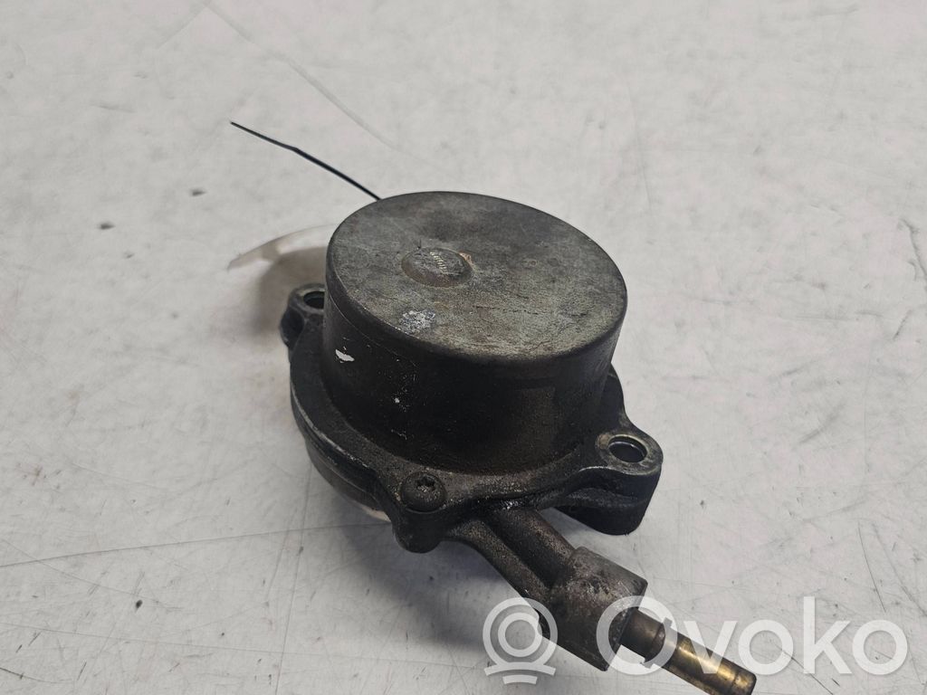 Peugeot 406 Vacuum pump 