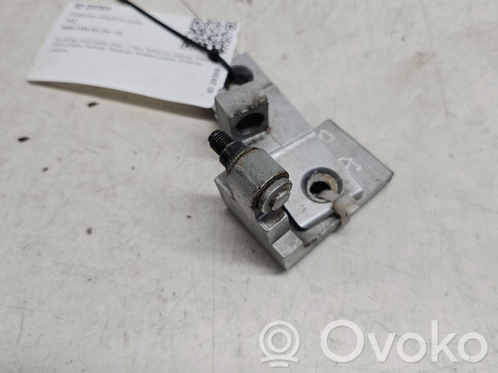 BMW 5 E60 E61 Front door upper hinge 