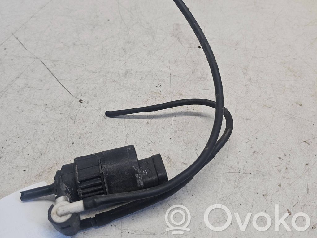 Renault Scenic I Windscreen/windshield washer pump 
