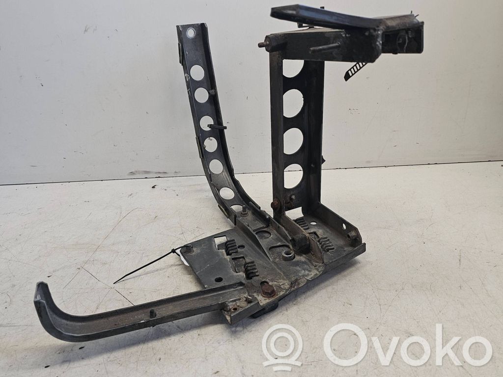 Audi A8 S8 D2 4D Front bumper mounting bracket 