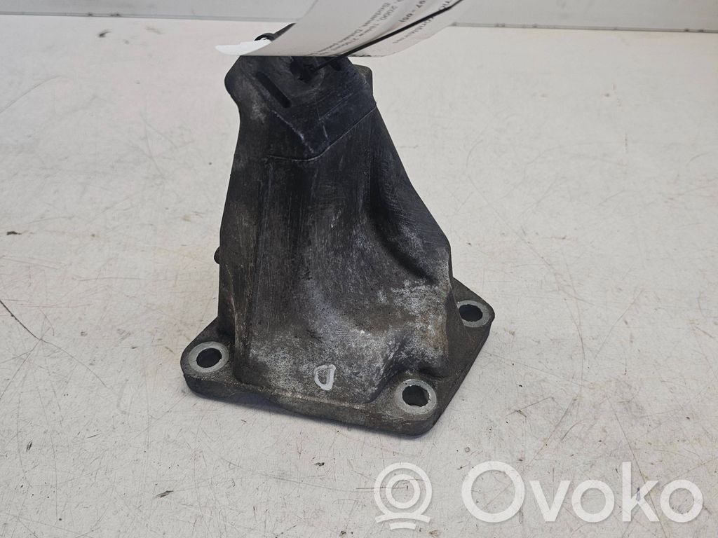 Audi A6 S6 C5 4B Engine mounting bracket 