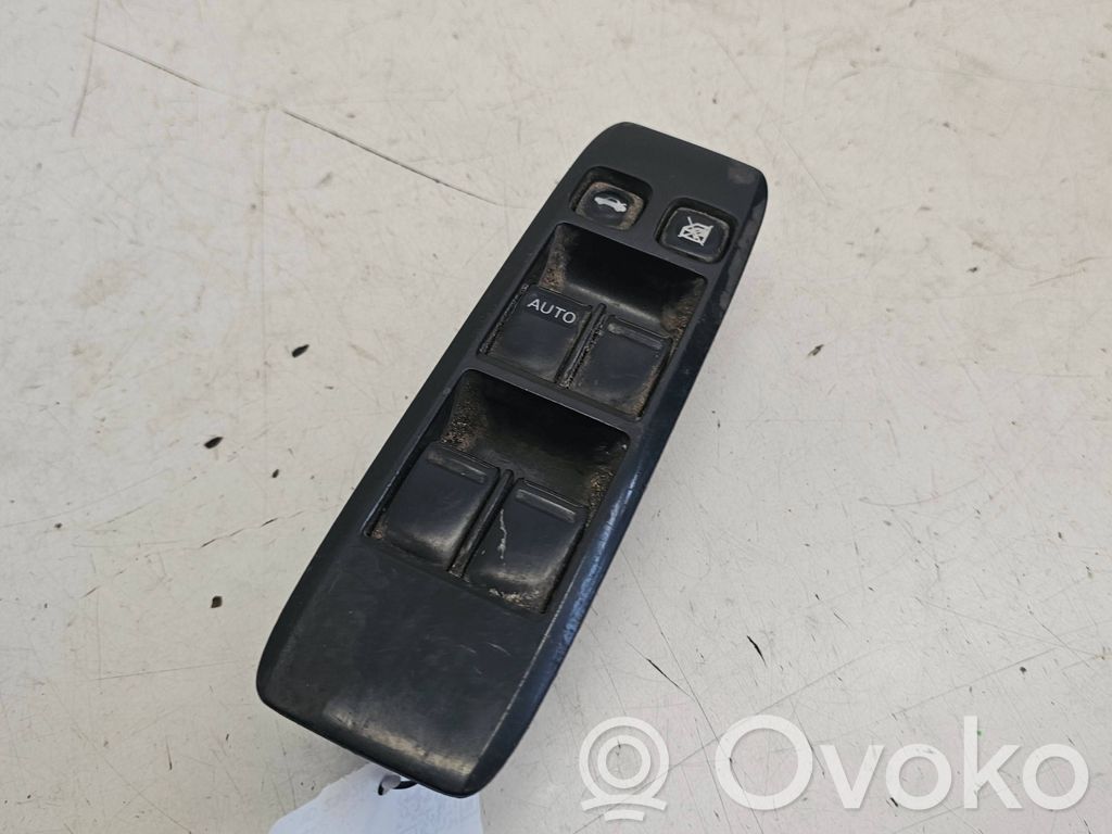 Nissan Primera Electric window control switch 