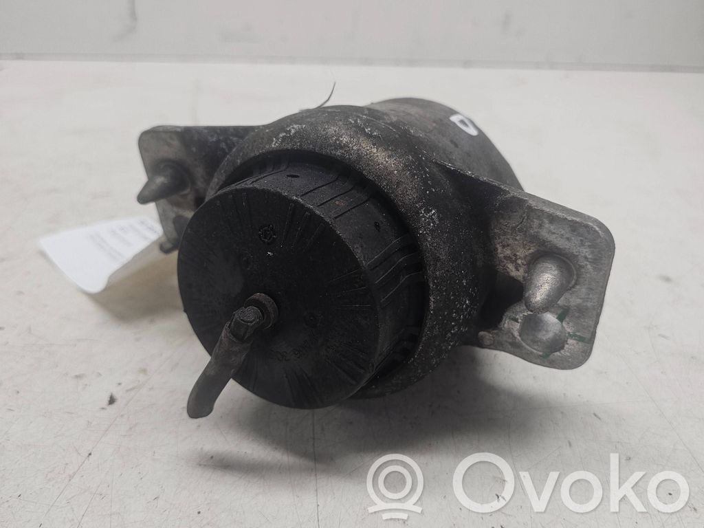 Jaguar XE Engine mount bracket 