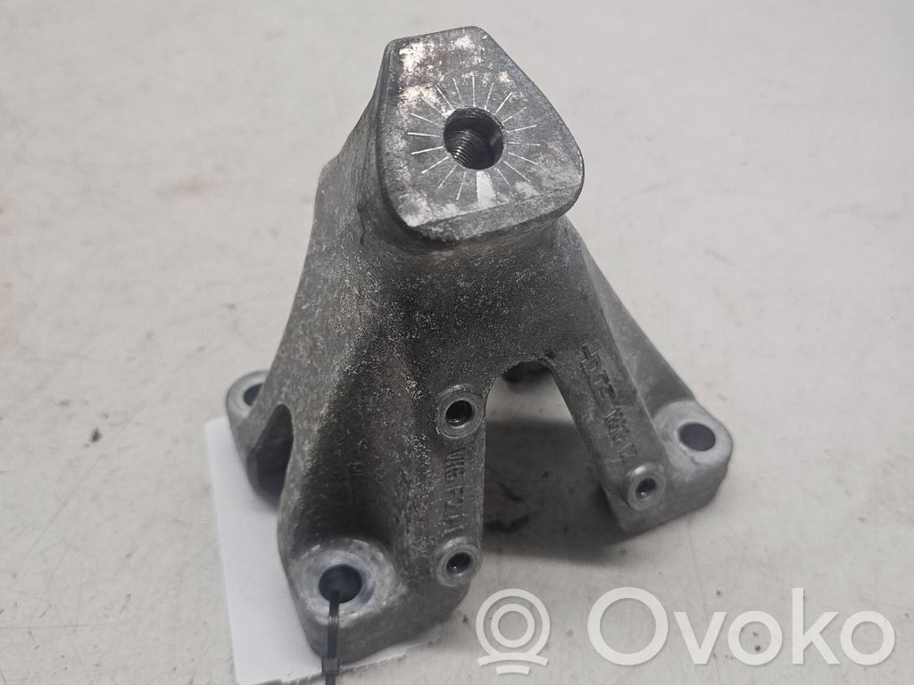 Audi A6 C7 Engine mounting bracket 
