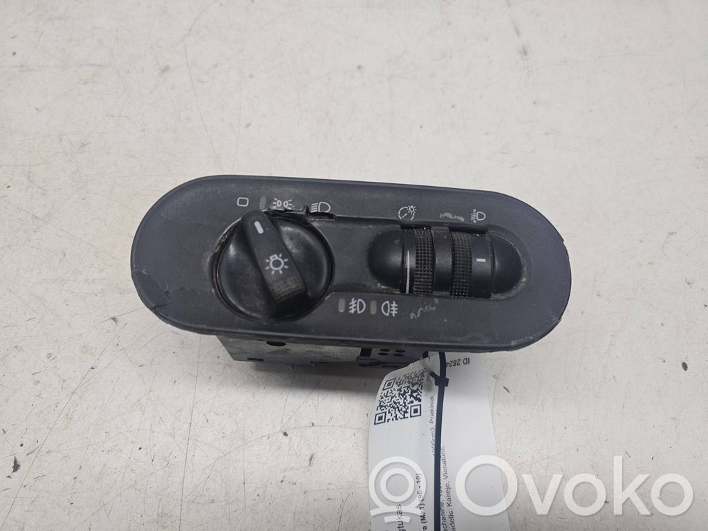 Seat Alhambra (Mk1) Light switch 