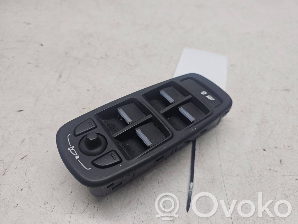 Jaguar XE Electric window control switch 