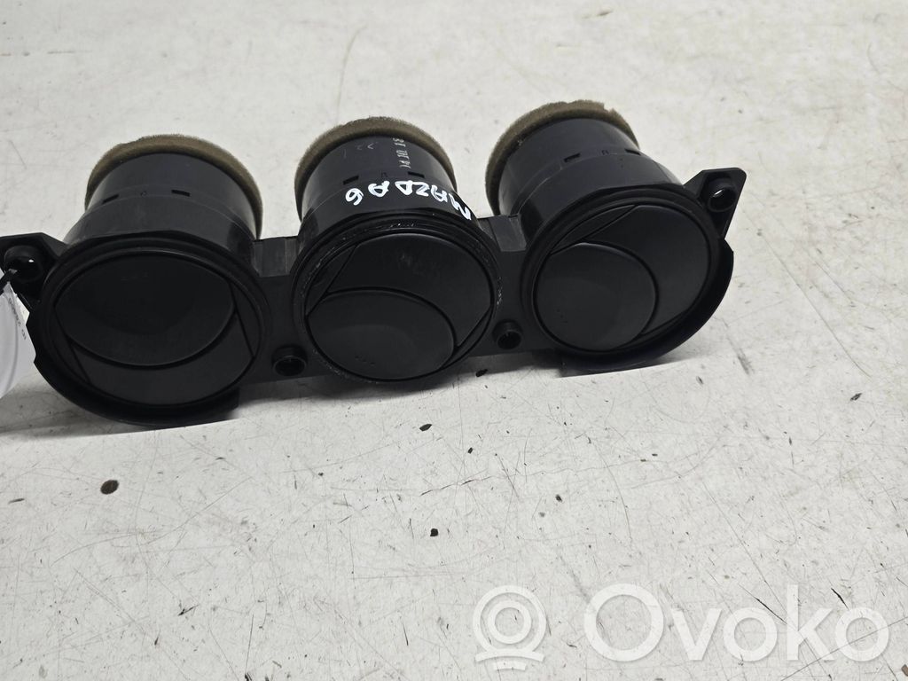 Mazda 6 Centrinės oro grotelės 