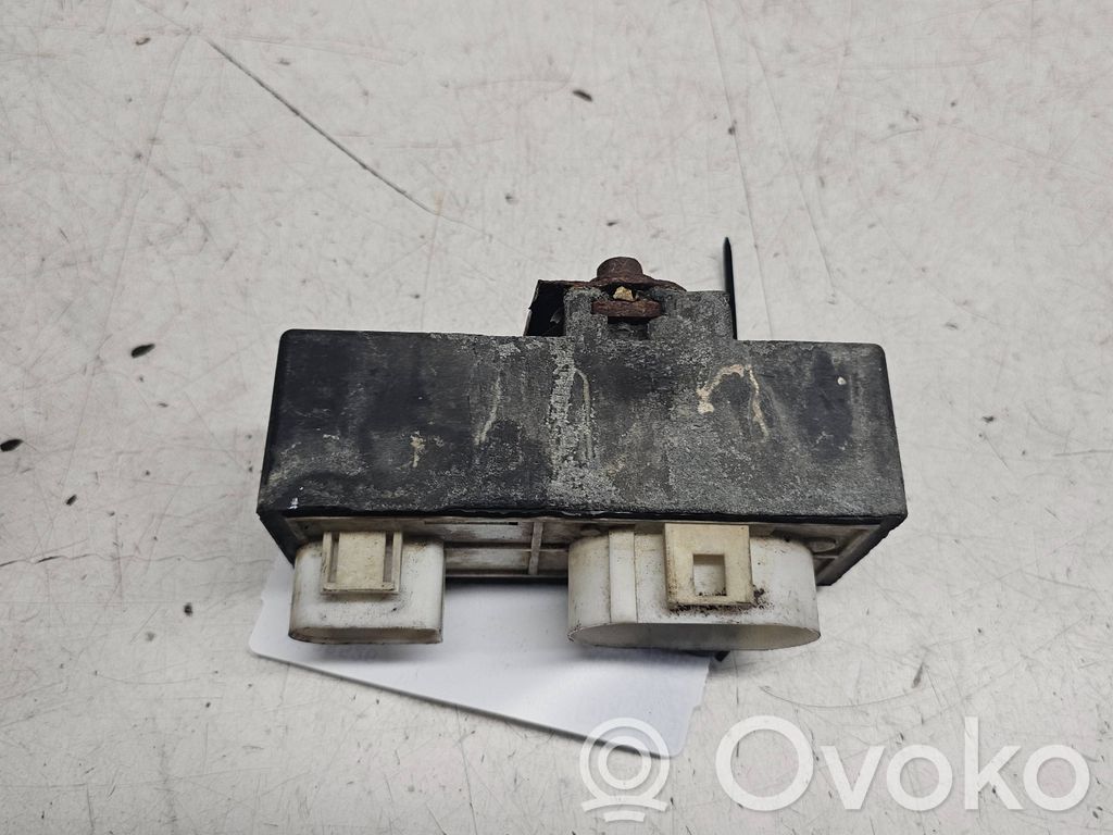 Volkswagen Golf IV Coolant fan relay 