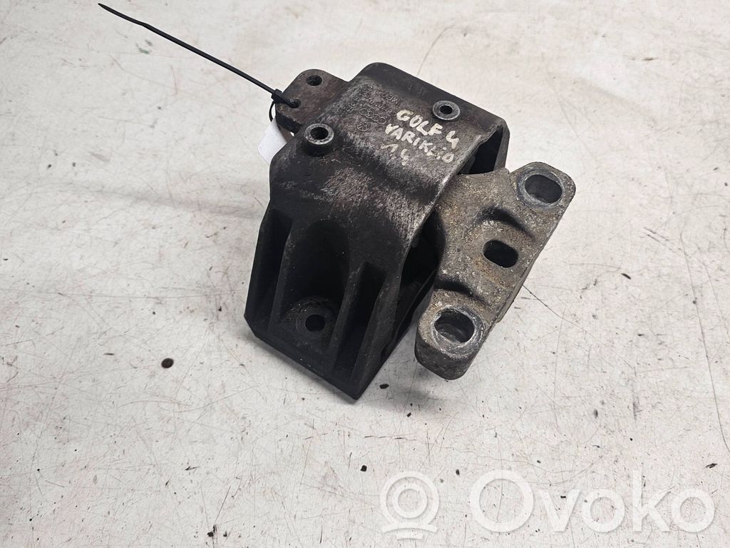 Volkswagen Golf IV Engine mount bracket 