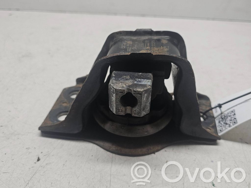 Renault Megane II Engine mount bracket 